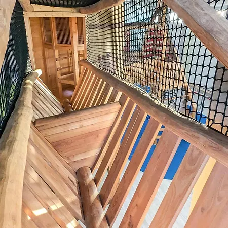 度假居 4 Star In *